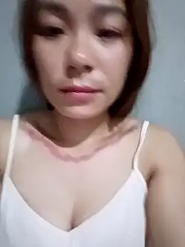 Snapshot of mia0033 chatting on May 15, 10:08 pm mia0033 online show from May 15, 10:08 pm