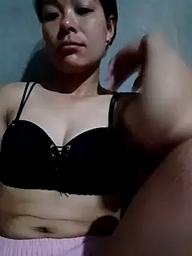 mia0033 online show from April 9, 8:26 pm