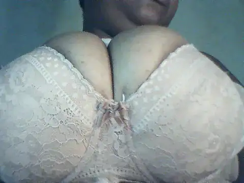 megaboobsqueen online show from May 10, 2:19 pm