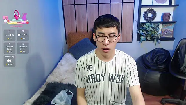 Snapshot of Andy_Norton chatting on July 17, 8:28 pm Andy Norton online show from July 17, 8:28 pm