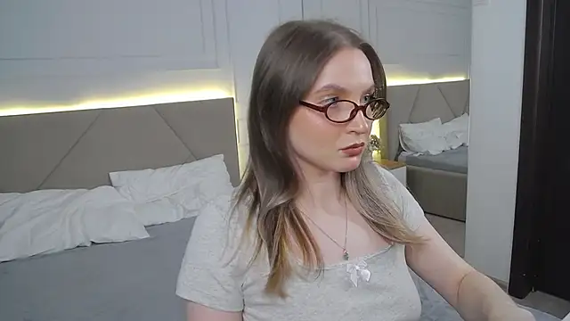 Snapshot of ArianaMilss chatting on April 8, 11:12 am ArianaMilss online show from April 8, 11:12 am