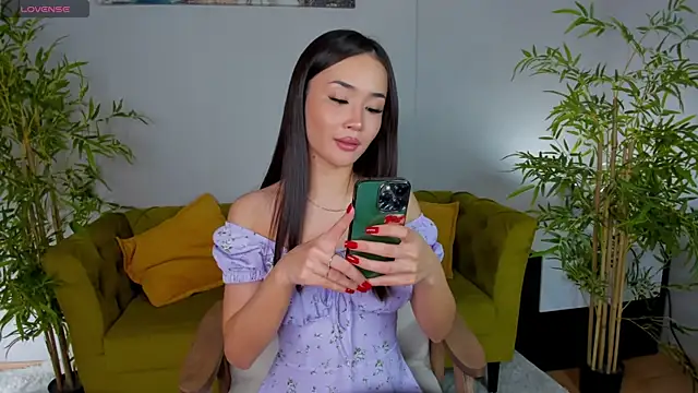Riddle Lay online show from May 26, 9:29 am