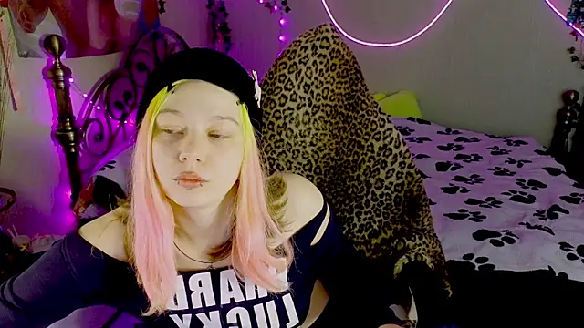 Sansarella online show from March 15, 3:30 pm