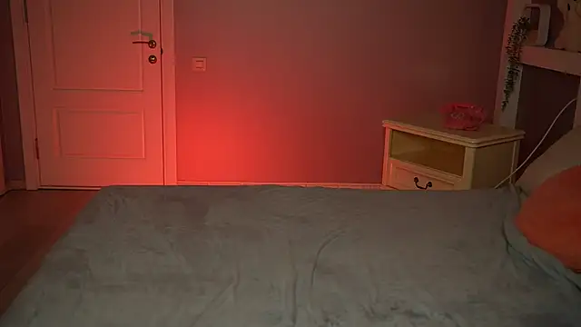 LilElfies online show from April 9, 9:54 pm