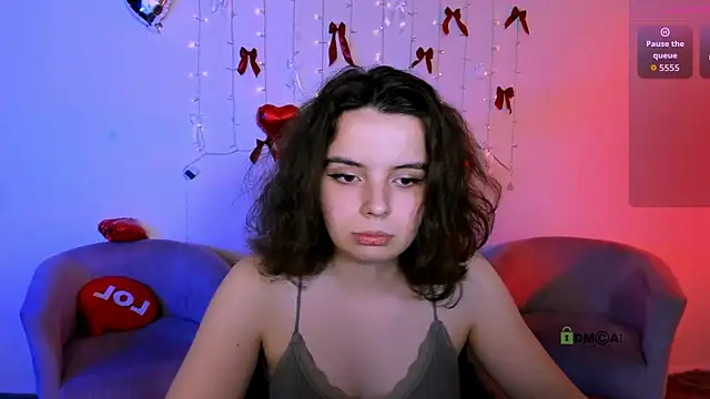 mia mooon  online show from May 25, 9:08 am