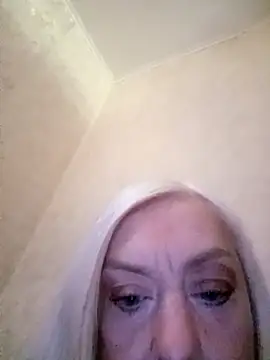 Julia20X online show from April 17, 11:35 am