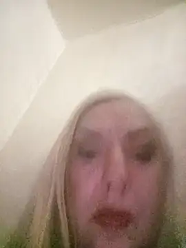 Julia20X online show from April 12, 4:32 pm
