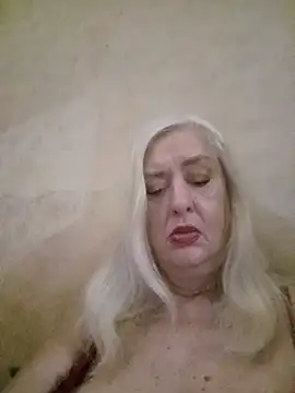 Julia20X online show from July 4, 9:15 am