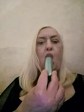 Julia20X online show from April 21, 4:02 pm