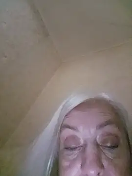 Julia20X online show from July 4, 9:19 pm