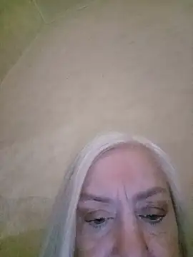 Julia20X online show from June 1, 1:22 pm
