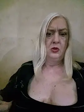 Julia20X online show from May 25, 11:09 am