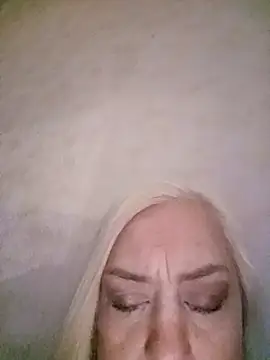 Julia20X online show from April 30, 8:57 pm