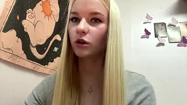 Snapshot of CruzVatter chatting on April 8, 6:09 pm CruzVatter online show from April 8, 6:09 pm