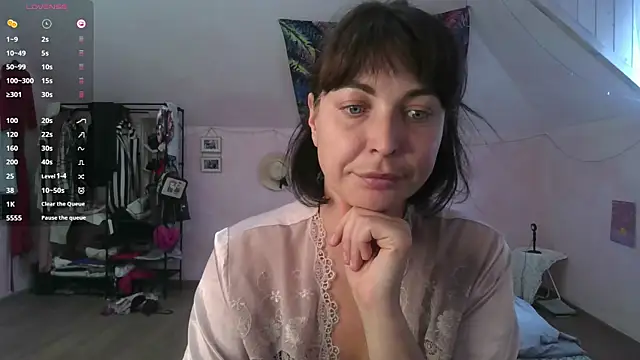 Snapshot of Allice_Honey chatting on June 23, 12:36 pm Allice Honey online show from June 23, 12:36 pm