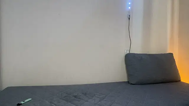 HotBabyCouple  online show from June 5, 5:23 am