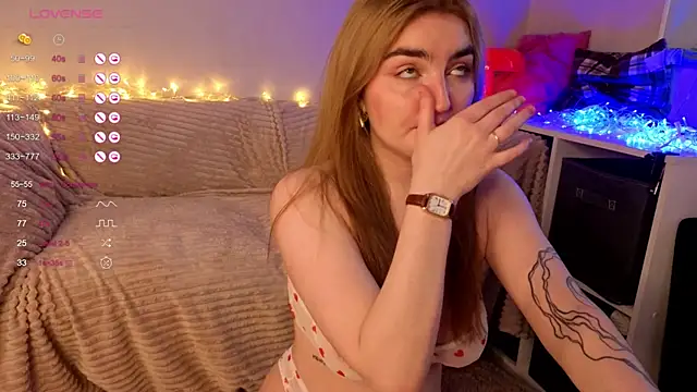 sweetandcuteee online show from April 10, 12:01 pm