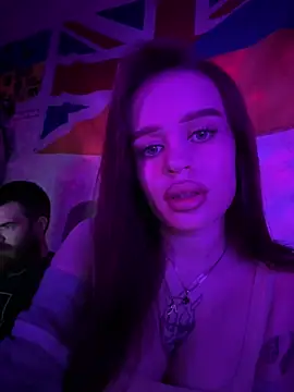 lisaandkokos online show from April 8, 6:20 pm