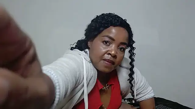 Snapshot of CaramelBaddie16 chatting on June 18, 11:10 pm CaramelBaddie16 online show from June 18, 11:10 pm