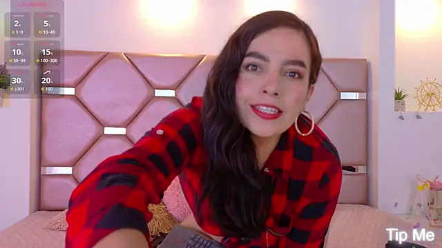 Snapshot of miiaa_collins_ chatting on April 19, 1:12 pm miiaa collins online show from April 19, 1:12 pm