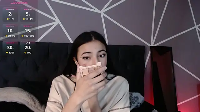Snapshot of Violett1126 chatting on April 22, 3:57 am Violett1126 online show from April 22, 3:57 am