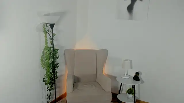 YasminePico online show from April 15, 7:58 pm