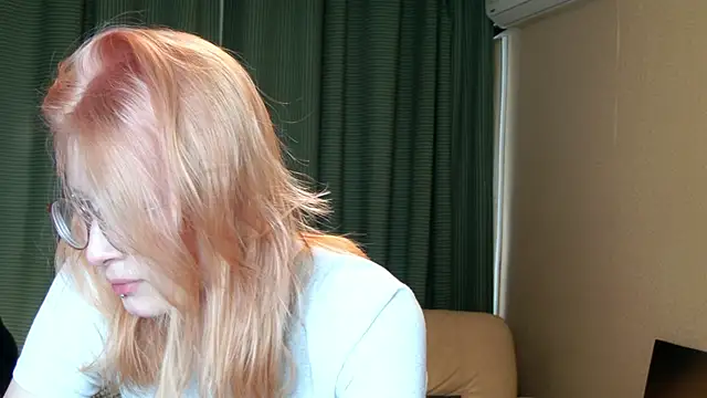 Lily Spark  online show from May 9, 1:09 am