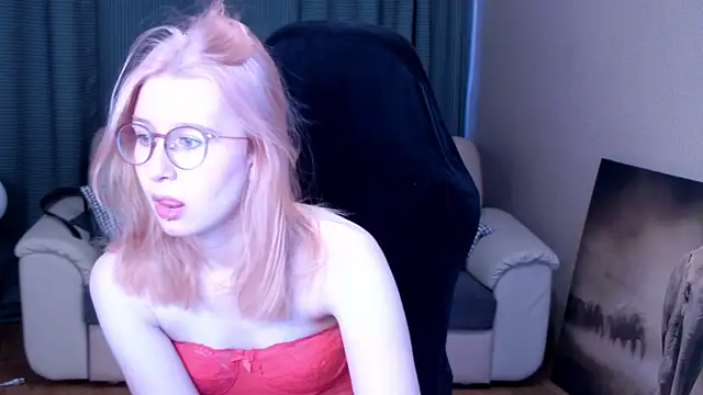 Lily Spark  online show from May 14, 1:02 am