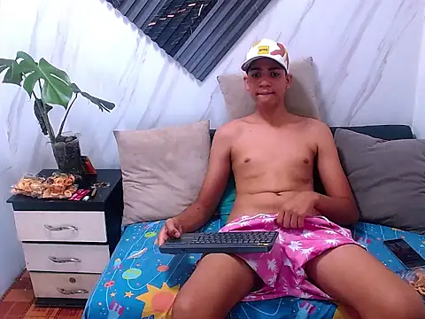 Lukaz Caballero online show from May 2, 4:23 pm