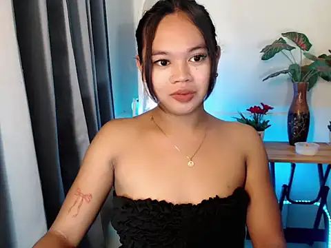 naomi scarlet online show from April 10, 5:31 pm