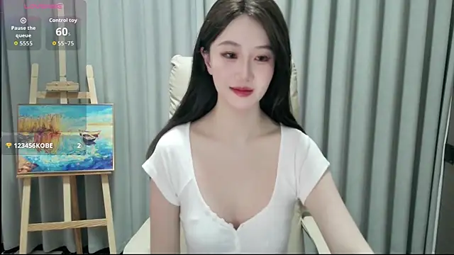 Snapshot of LUNYI-CC chatting on June 8, 11:55 am LUNYI-CC online show from June 8, 11:55 am