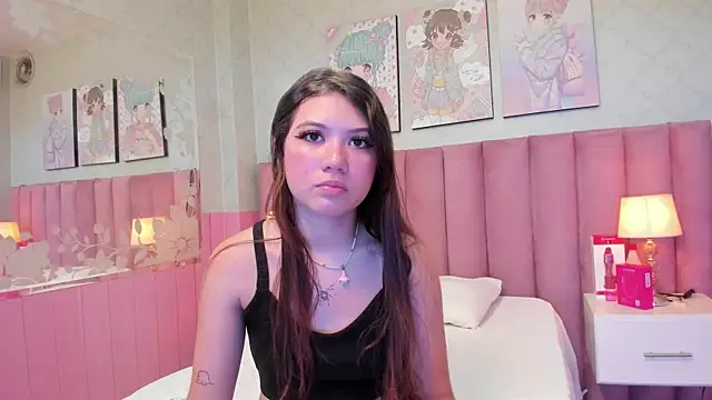 Snapshot of Hellencute18_ chatting on June 2, 11:21 am Hellencute18 online show from June 2, 11:21 am