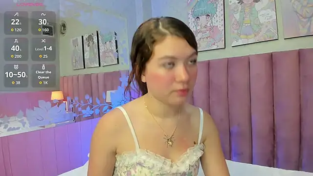 Snapshot of Hellencute18_ chatting on June 25, 11:04 am Hellencute18 online show from June 25, 11:04 am
