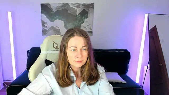 NinnaBrewer online show from April 21, 2:36 am