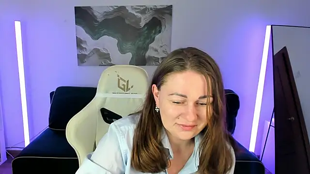 NinnaBrewer online show from April 21, 3:02 am