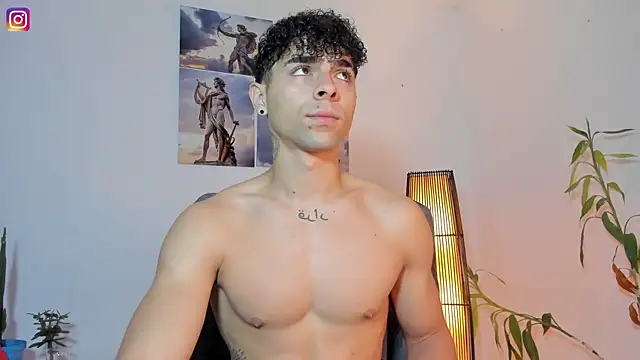 Snapshot of Alex_zt7 chatting on June 12, 1:09 pm Alex zt7 online show from June 12, 1:09 pm