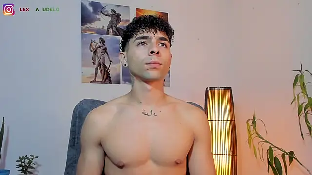 Snapshot of Alex_zt7 chatting on June 24, 2:04 pm Alex zt7 online show from June 24, 2:04 pm