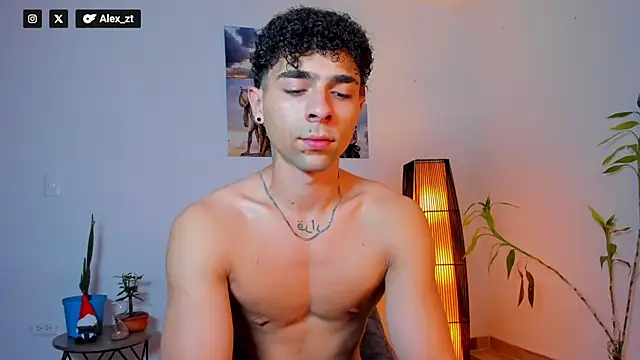 Snapshot of Alex_zt7 chatting on July 10, 5:02 pm Alex zt7 online show from July 10, 5:02 pm