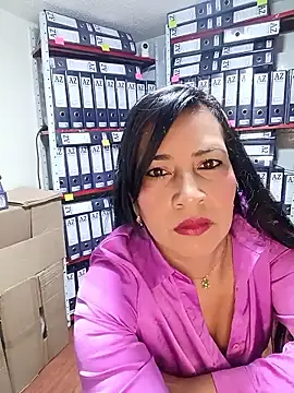 ZOE-WILDER  online show from May 20, 11:40 am