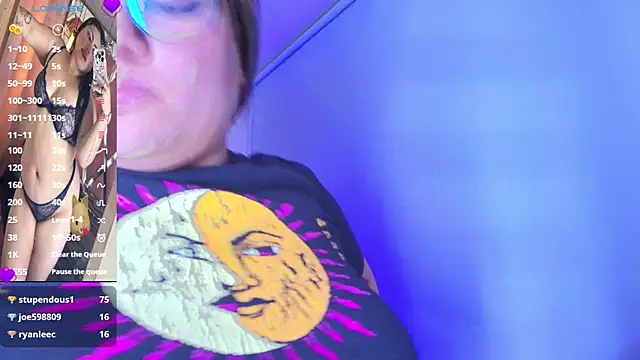 Dreamboo   online show from May 24, 11:15 pm