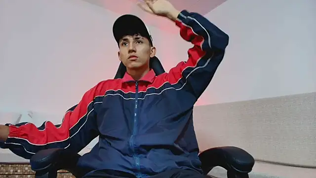 Valentino Rey online show from May 4, 12:19 pm