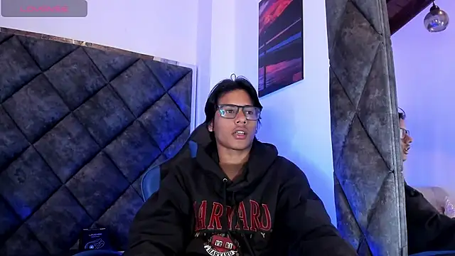 Snapshot of LiamKron chatting on July 9, 11:42 am LiamKron online show from July 9, 11:42 am