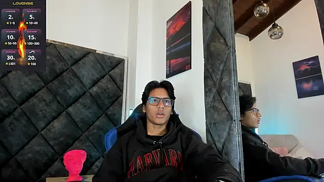 Snapshot of LiamKron chatting on June 16, 10:59 am LiamKron online show from June 16, 10:59 am
