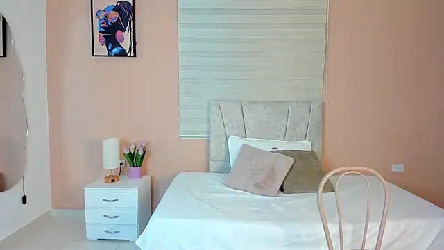 amy anethe online show from April 18, 3:31 am