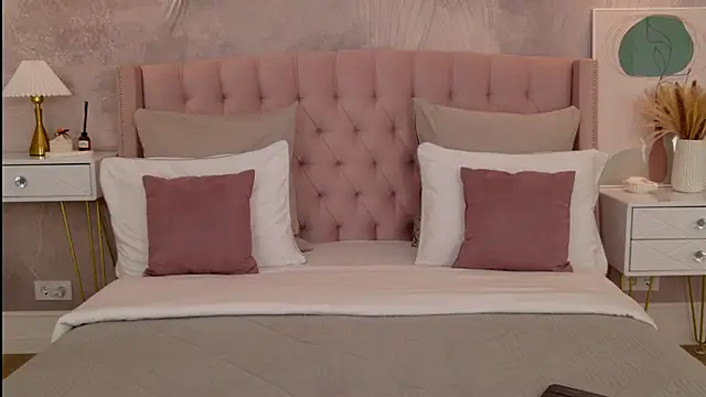 YunaStorm online show from April 9, 2:56 pm