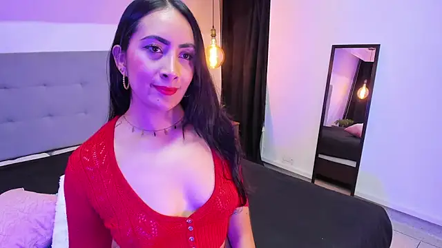 AmaraValenti online show from May 8, 1:42 am