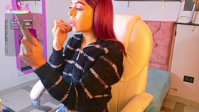Snapshot of VelinaHoney chatting on June 12, 12:58 pm VelinaHoney online show from June 12, 12:58 pm