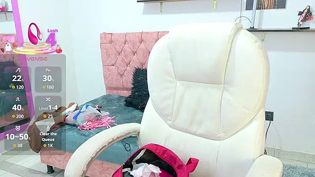 Snapshot of VelinaHoney chatting on June 17, 12:48 pm VelinaHoney online show from June 17, 12:48 pm
