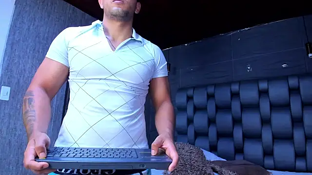 alangreek1 online show from May 6, 10:52 am