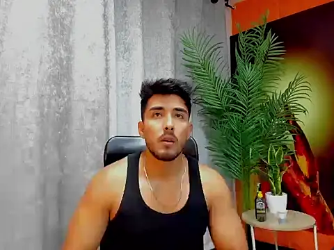 alangreek1 online show from May 24, 4:18 pm